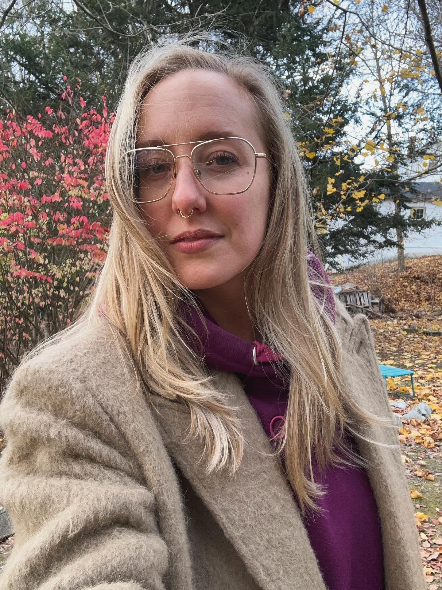 one week of freelancing down!! my main takeaways are (1) wow who knew i would miss being on slack?? it&rsquo;s kinda lonely out here.... (2) i do not have more time for knitting lol oh well. 

but seriously, thank you to the people who already assign