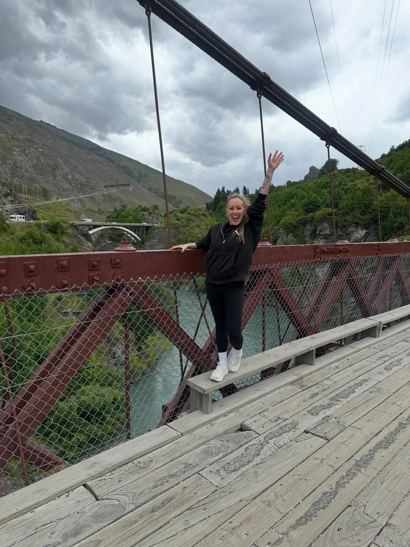 no added audio so you all can hear our screams (in real time and slo-mo) 🏔️🦅

have been terrible at posting on this trip, but today was too incredible to not make the feed asap!! thank you @ethiqueworld for taking us to jump off some bridges and th