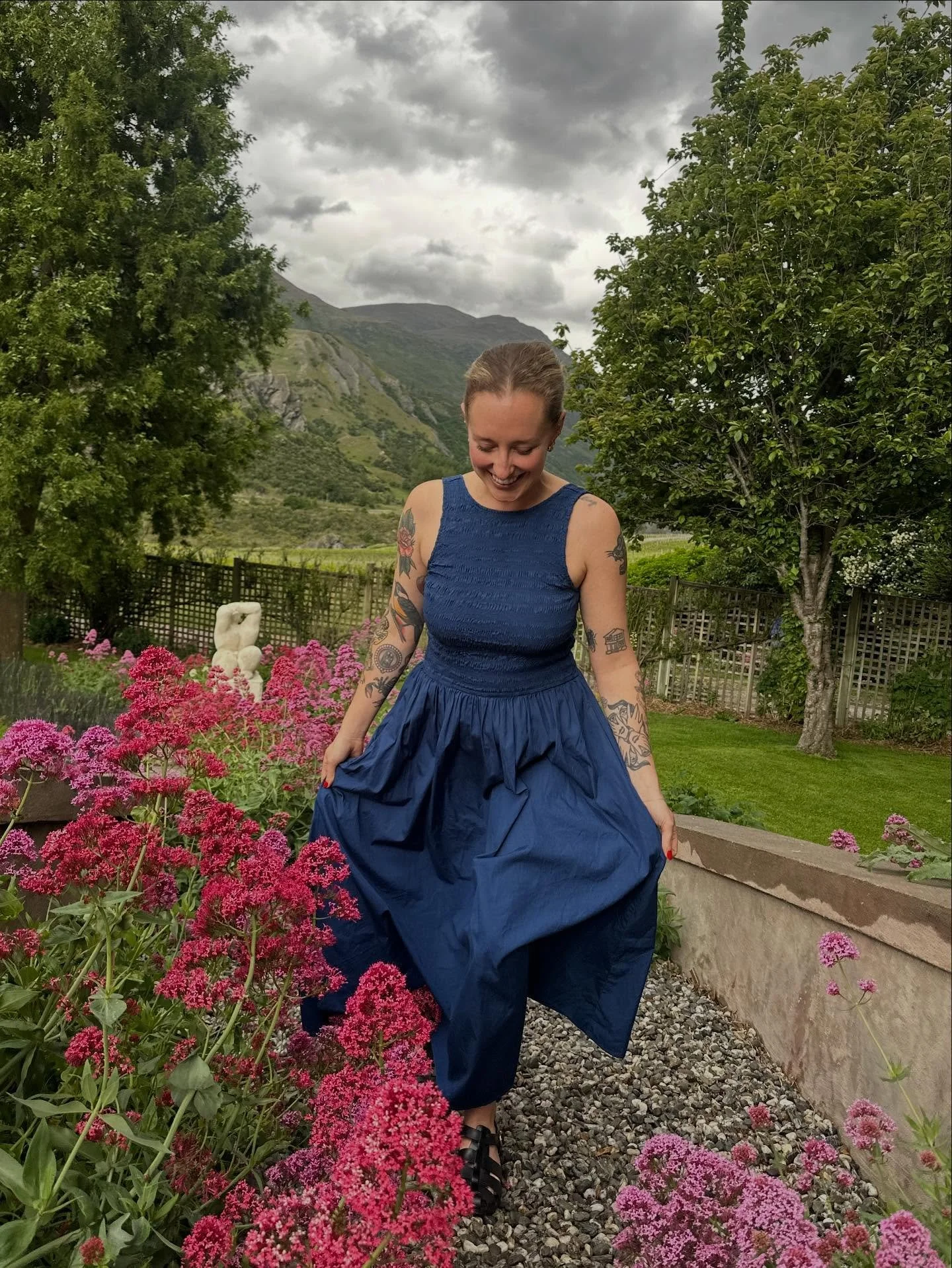 one final New Zealand dump to mentally distance myself from the wintery mix currently happening outside my window 🤸🏼&zwj;♀️⛰️🌊