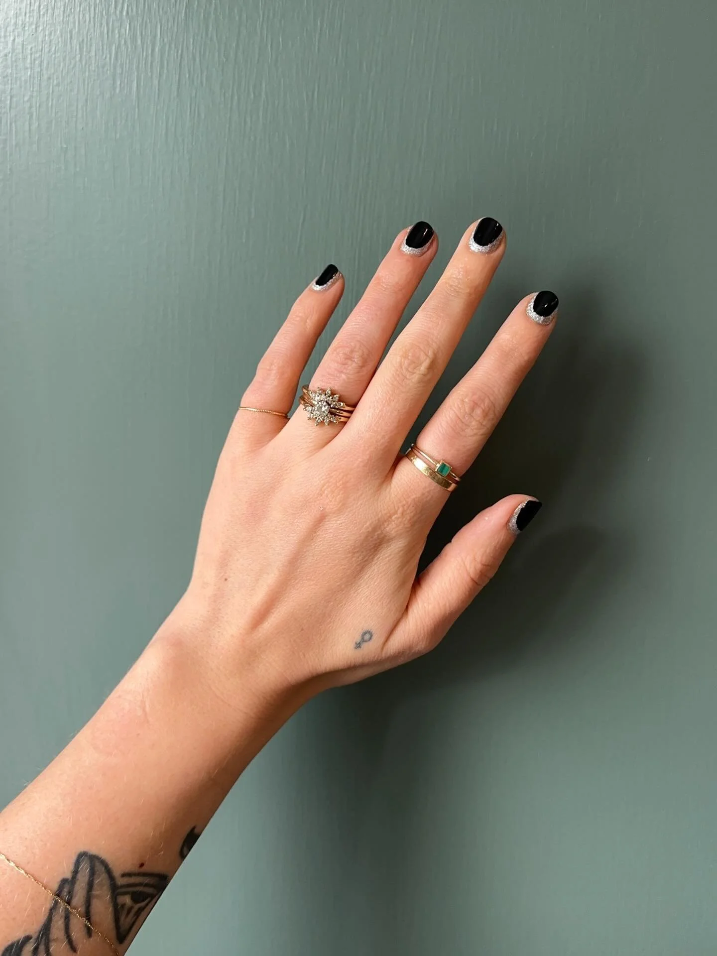 i have fallen off of doing my nails this year for many reasons, mostly feeling stressed and anxious (v unique take on 2025, i know) and too busy to sleep let alone dedicate 30-60 minutes to a manicure but it is an arguably frivolous thing that brings