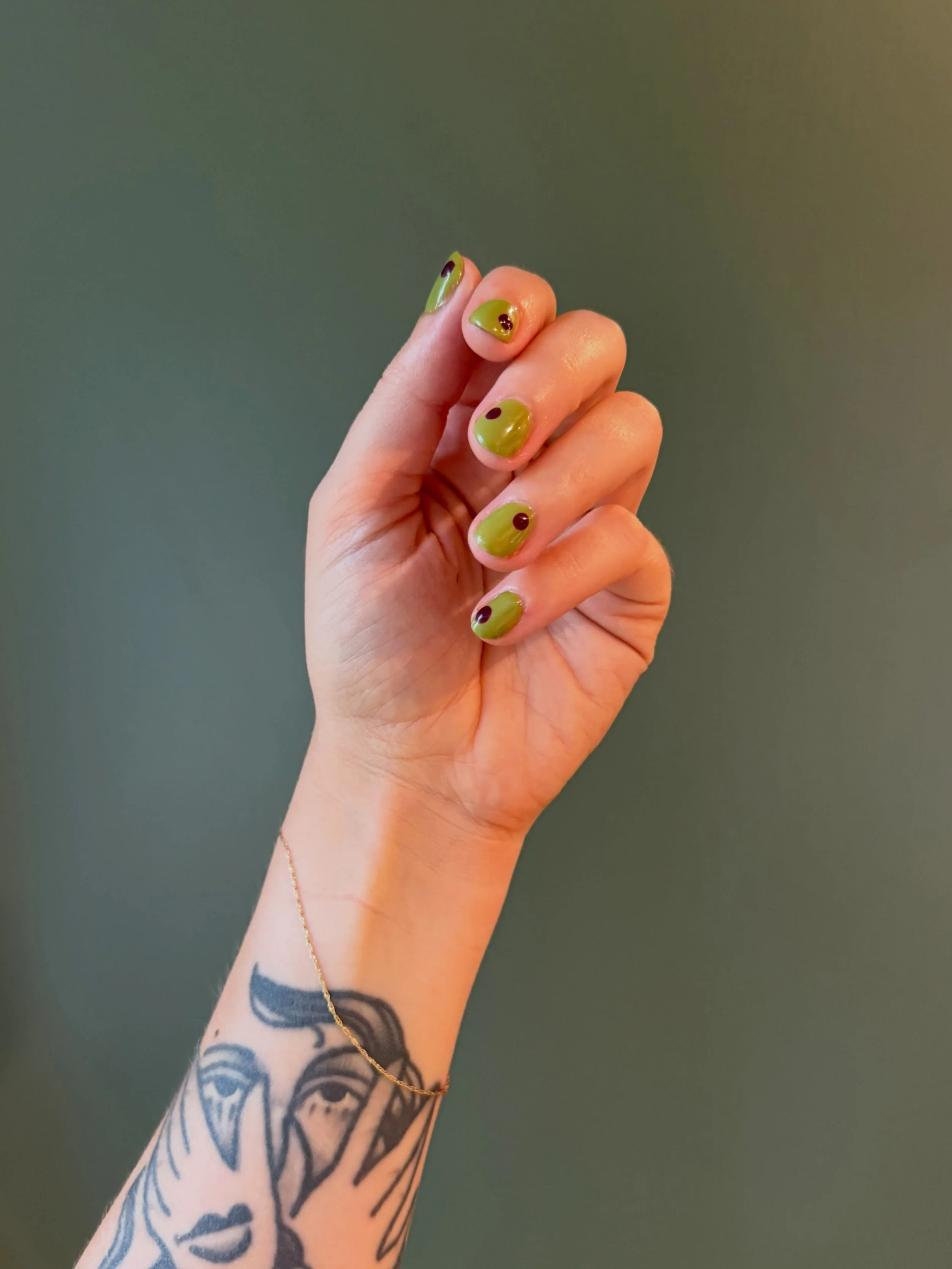 one photo to prove i did some nail art one time this summer 🫒🍸
