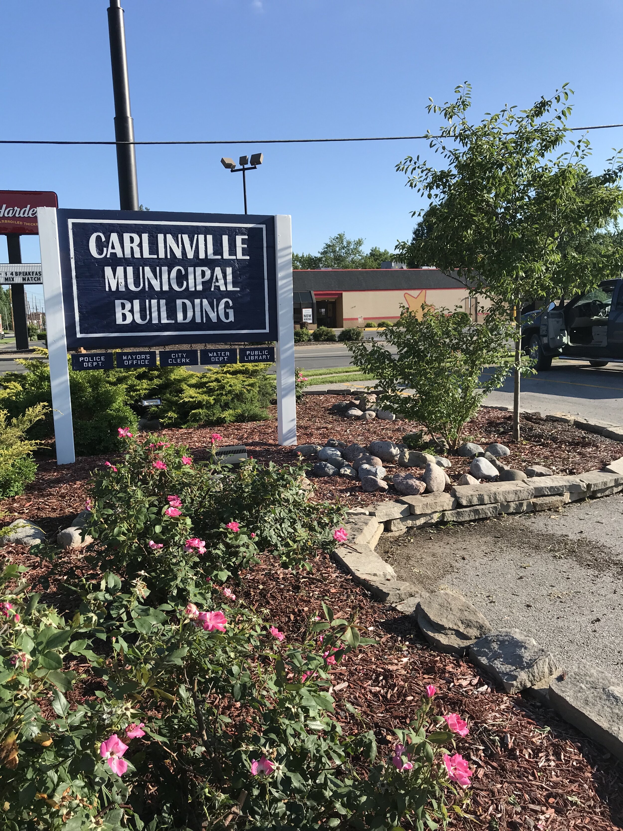  The Carlinville Municipal sign area received a “spruce up” , summer, 2019. City Council Aldermen, Class of “68, Library Board and staff, Yowell’s, Tinders and Salske’s trimmed and prepared for the addition of pollinators in 2020. 