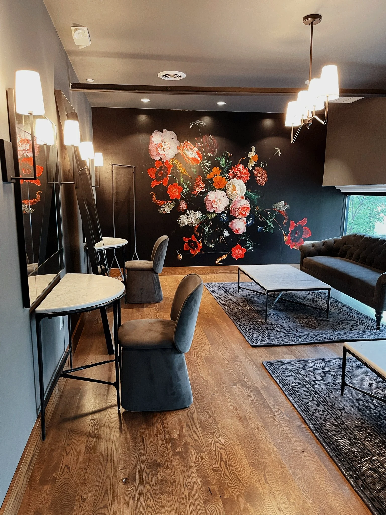 womens getting ready room.JPG