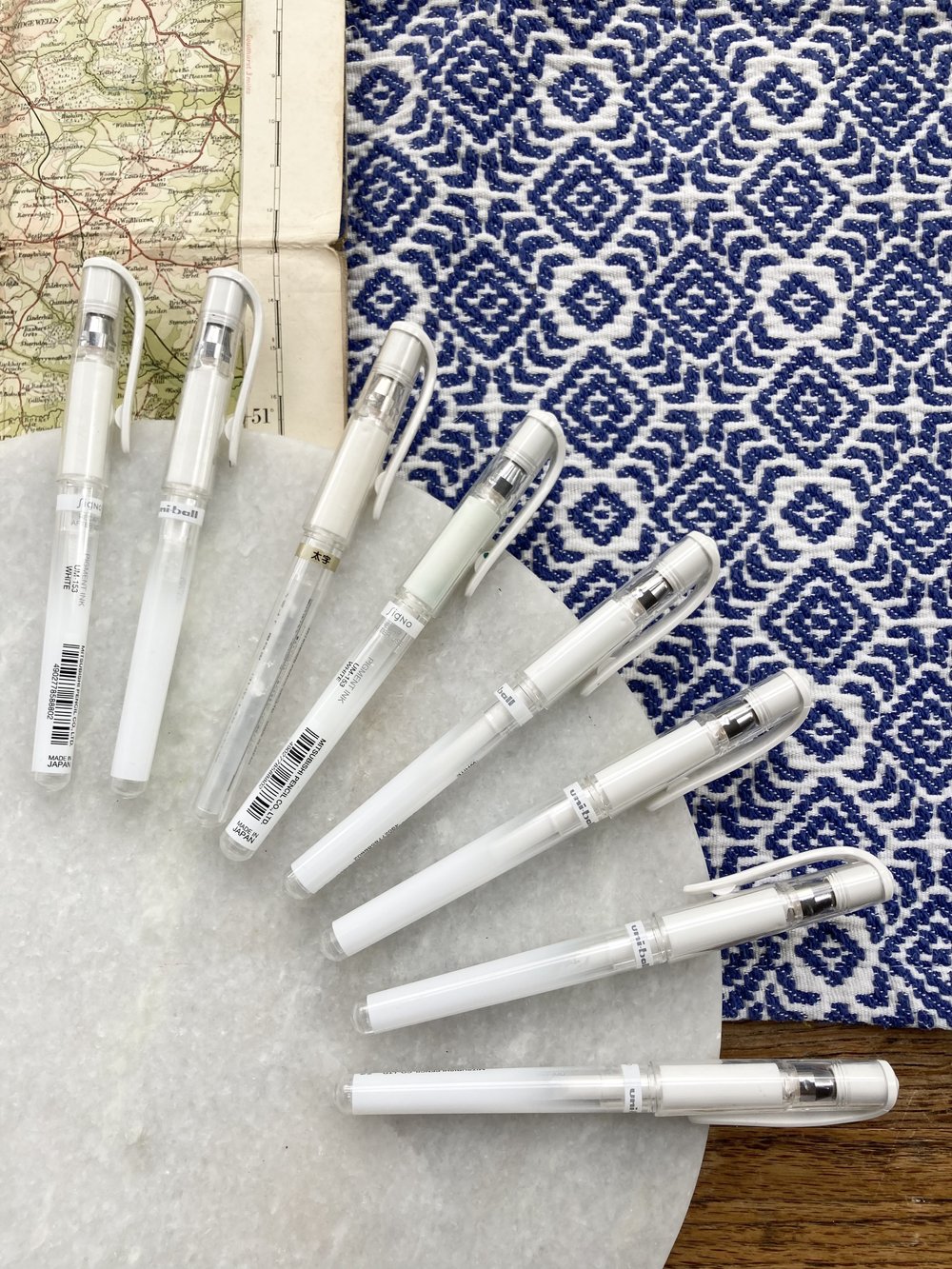 The Best (and Worst) White Pens for Drawing: The Ultimate White Pen Test!