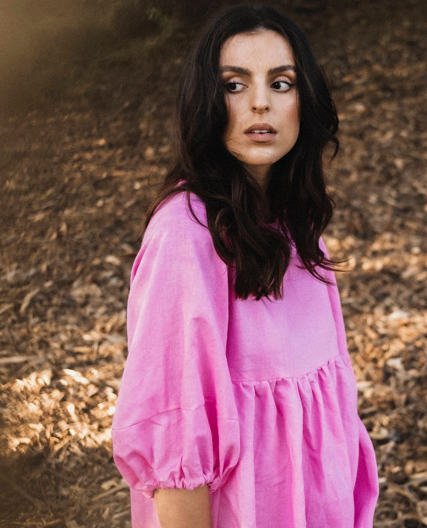 Need some colour in your wardrobe? ⁠
⁠
The Emma dress pink is the perfect mid length dress for you. The balloon sleeve and 4 tier gathered detail fits nicely for any occasion. Made from 60% Linen, 40% Cotton and ties together for closure at the back.