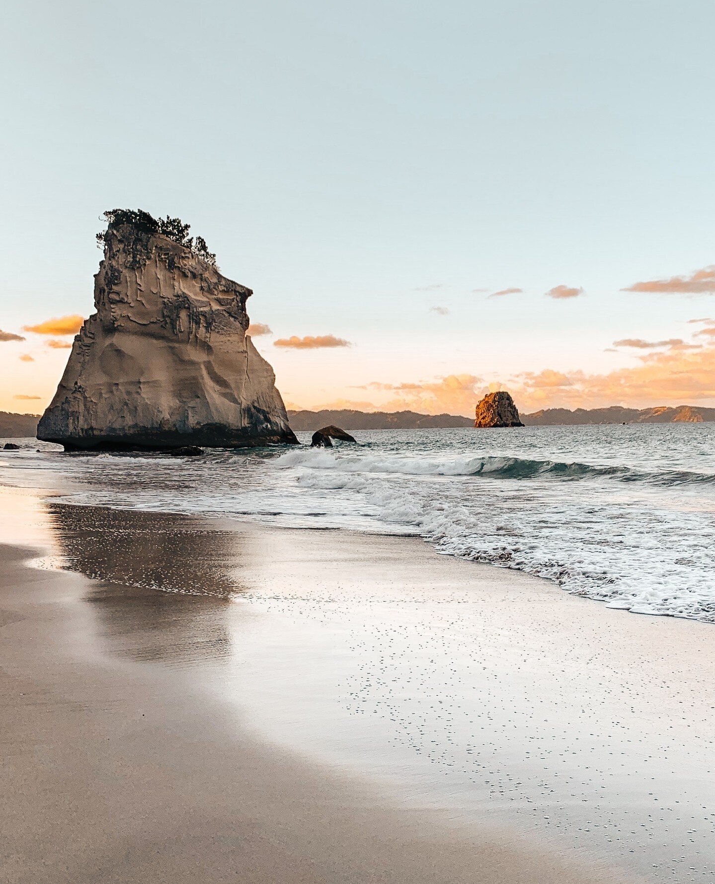 Happy Place 🤩⁠
⁠
.⁠
.⁠
⁠
⁠
#sustainablefashion #cotton #linen #mensfashion #newzealandfashion #ethical #designedinnewzealand #hundredlineclothingnz #sustainability