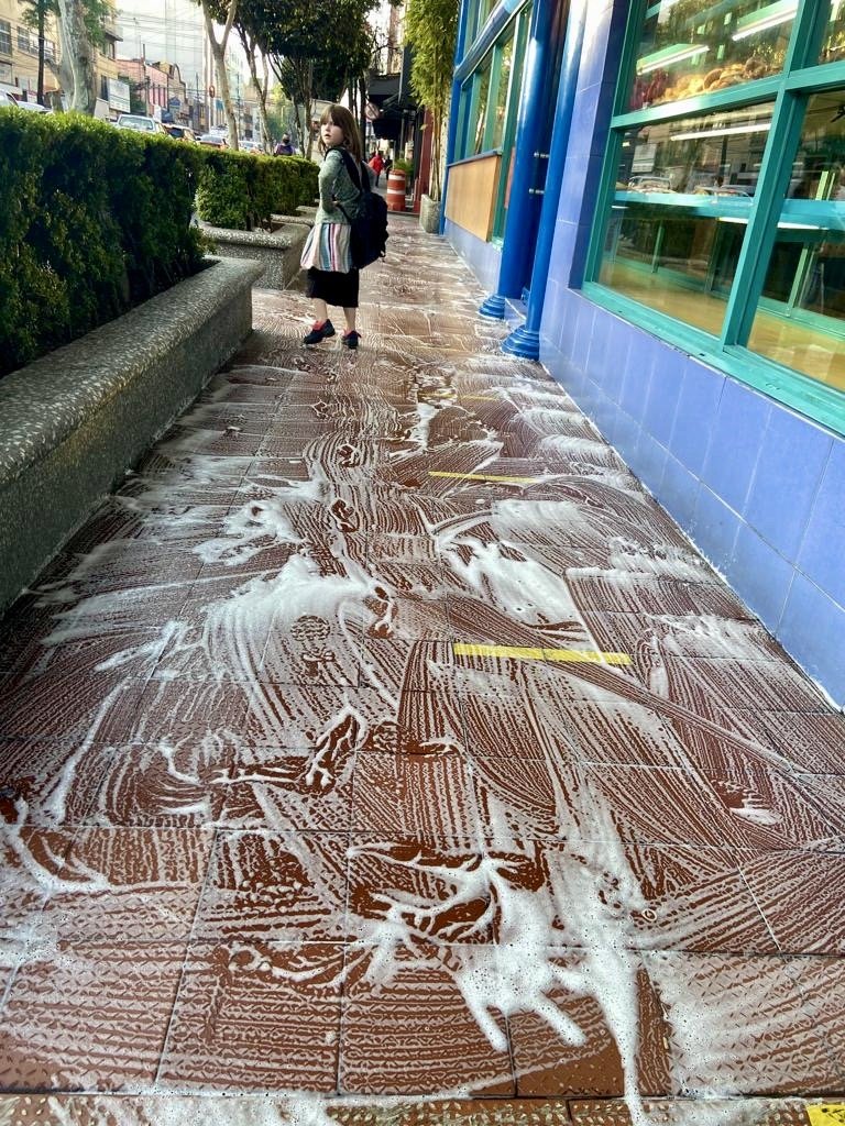 Unintential sidewalk art