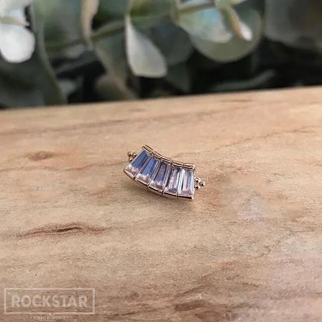Rainbow Moonstone tapered baguettes 🖤 #bvla :
:
:
:
:
:
:
:
:
:
📷 @rebecca_decurtis #rockstarpiercing #rockstarbodypiercing #providence #providenceri #pvd #piercings #bodyjewelry #finejewelry #gold #goldjewelry #jotd #helixpiercing #moonstone #rose
