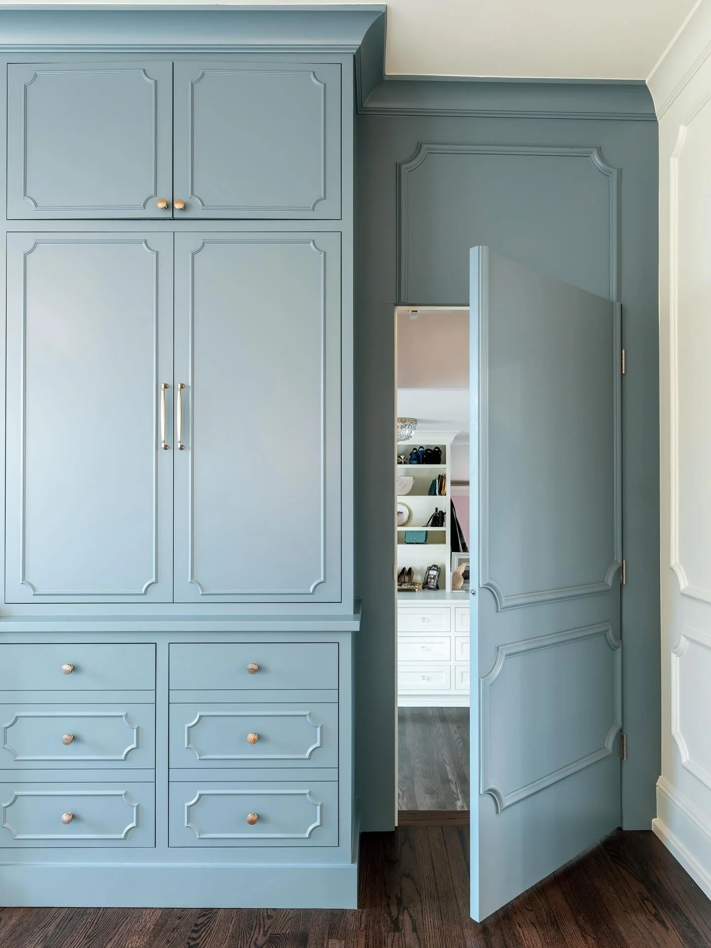 Behind the secret door&mdash;her dream closet. ✨

A space designed for beauty and practicality. Custom built-ins keep everything in its place, brass racks add warmth, and a dedicated vanity, washer/dryer, and coffee station make daily routines feel e