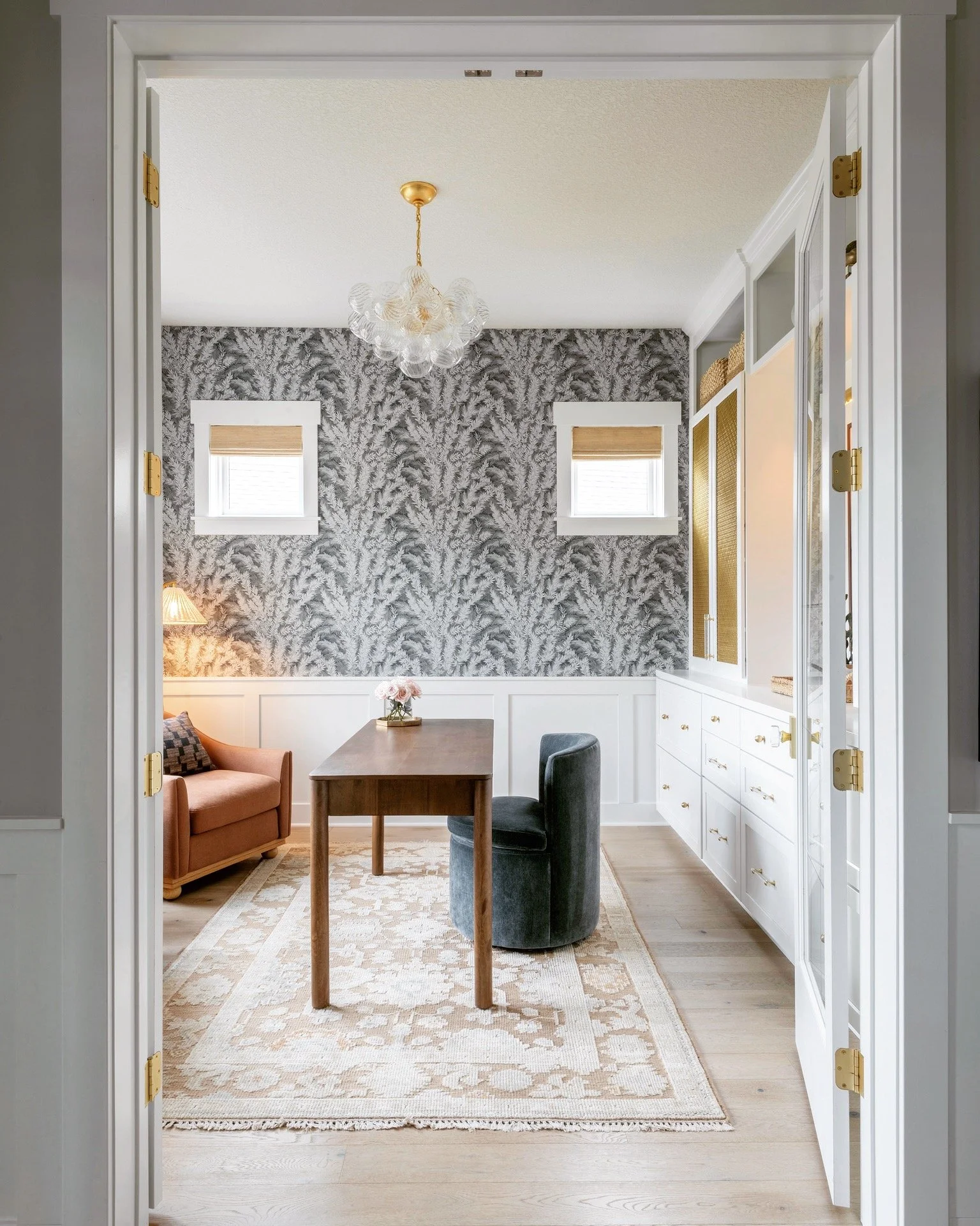 @kmkadlec of @lakestudiodesign wore two hats on this project&mdash;client and GC&mdash;which made the process even more rewarding to watch come together.

Layered colors, patterns, and textures brought this office to life.

A space that's as hardwork