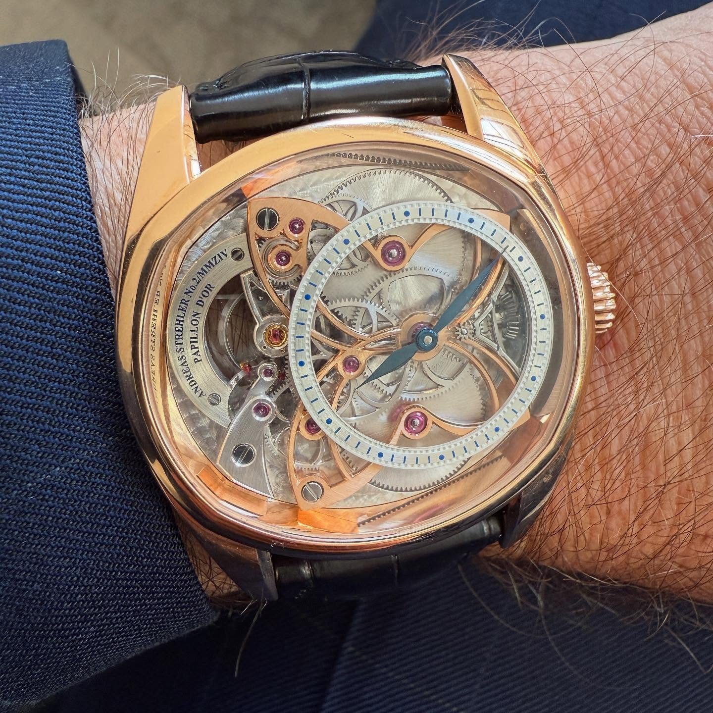 The two versions of the inimitable Papillon d&rsquo;Or by @andreasstrehler 
Cased in either 18k RG or platinum, the look and feel changes. I know what I prefer. 

The &ldquo;Butterfly bridge&rdquo; is created in 18k RG. His use of 2 sapphire crystal 