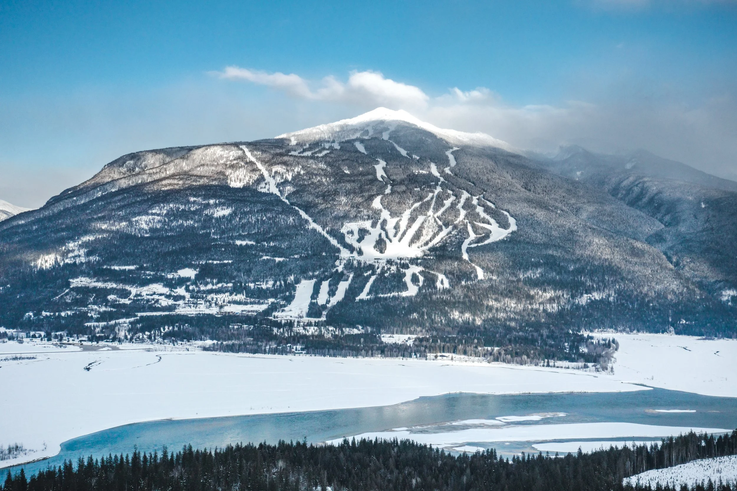 TomPoole_RMR_Resortskihill_Highres.jpg