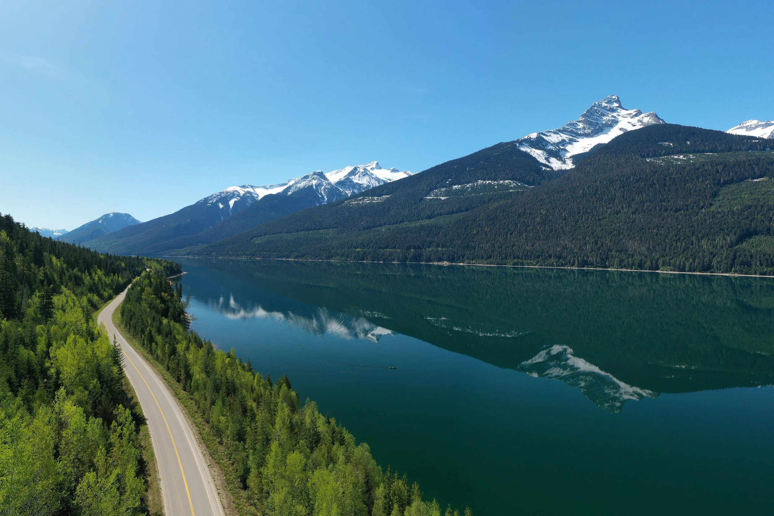 lake revelstoke canoe 2.jpg
