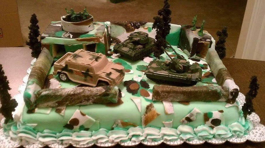 Army tank cake.jpg