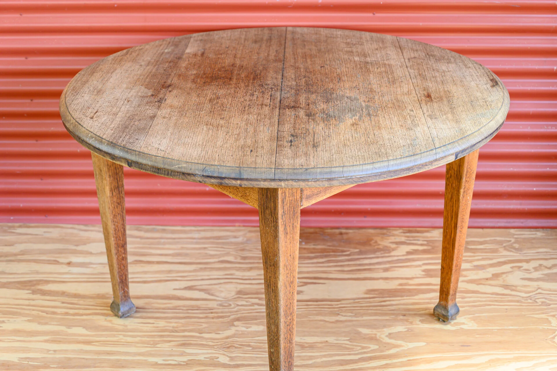 Round Oak Table
