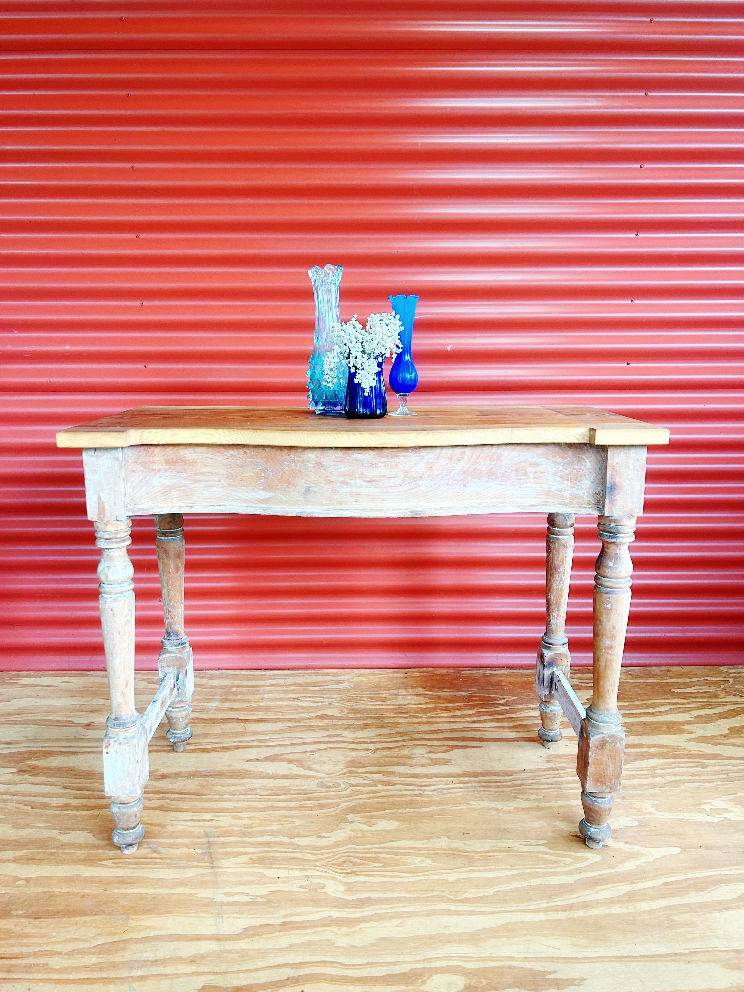 Cuved Front Hall Table