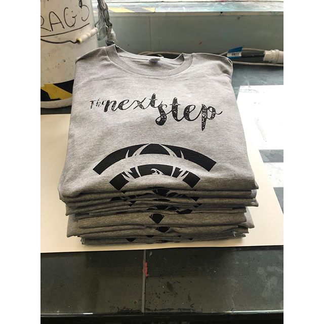 ▪️Screen Printing▪️ A stack of Tees I printed for The Healing Through Arts Charity I printed earlier this year for their half marathon to raise money to go back into working with community! .
.
.
.
.
.
#textiles #knit #print #design #textilestudent #