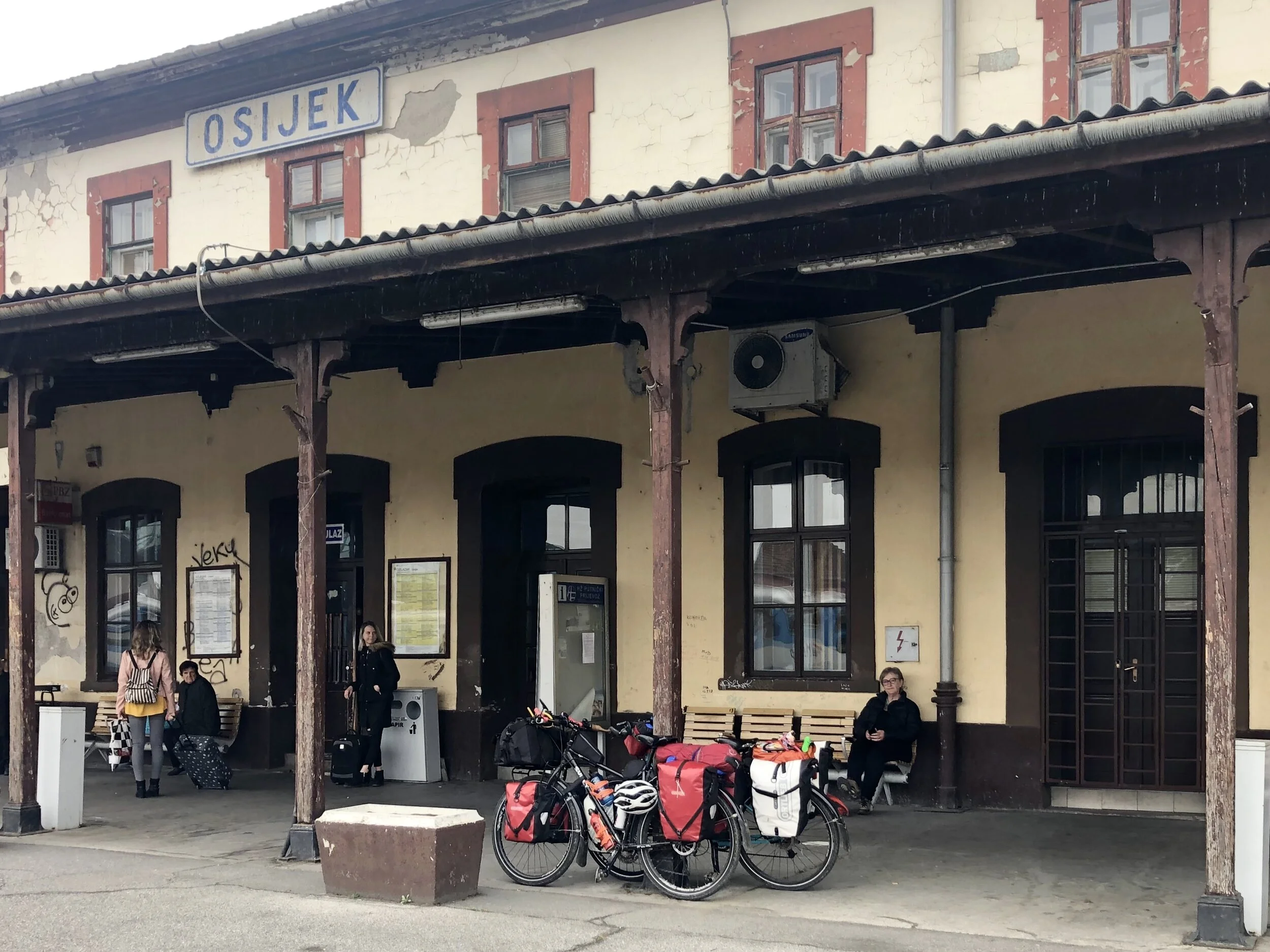 Waiting for the train at Osijek