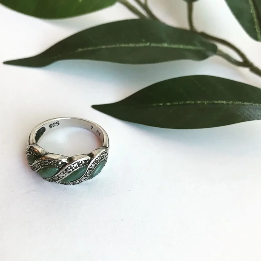 Vintage Silver Twist Ring with Green Stones