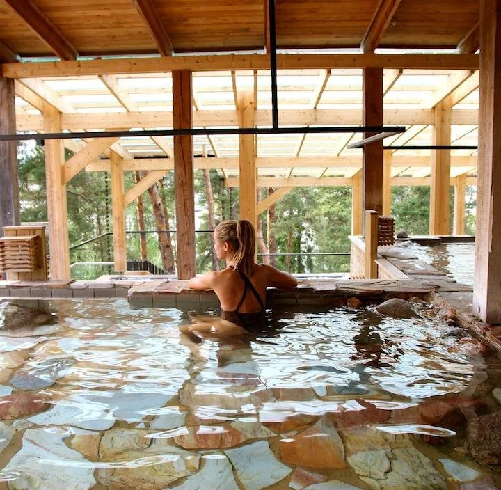 Onsen - Outdoor pool area
