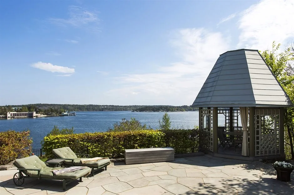 Terrace with gazebo