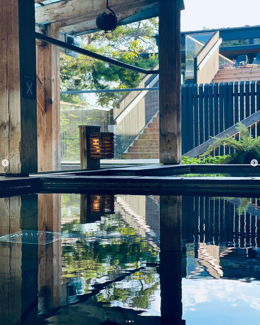 Onsen - Outdoor pool area