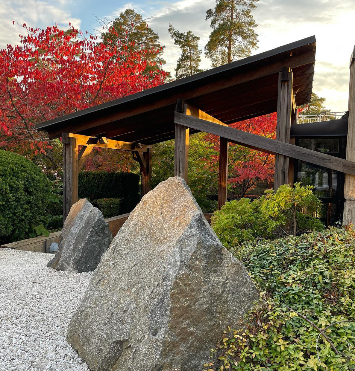 Entrance garden