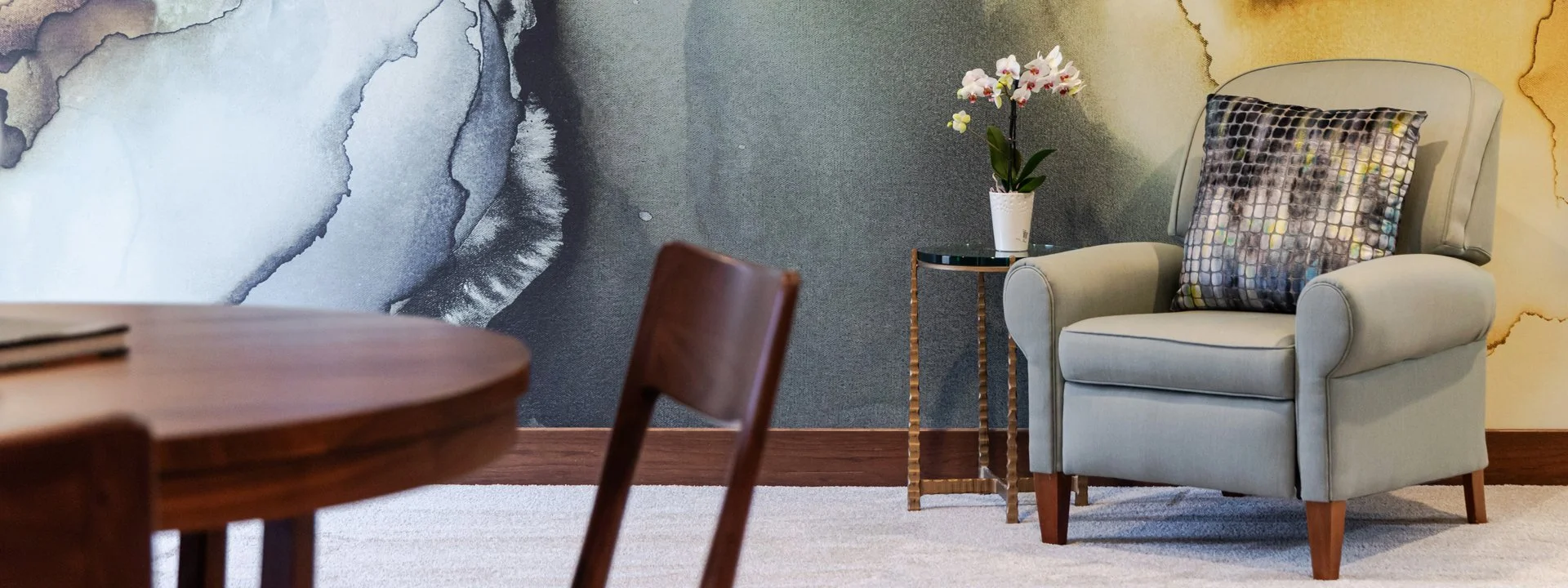 luxury-living-room-decor-gem-craftsman-iowa-city-wall-mural-design.jpg