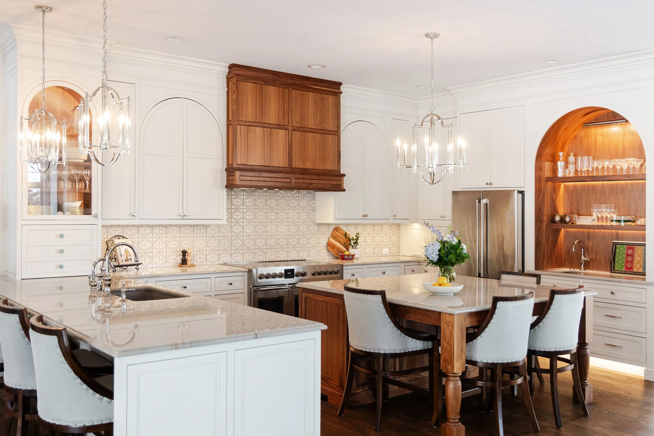 ely-mediterranean-country-kitchen-interior-design.jpg