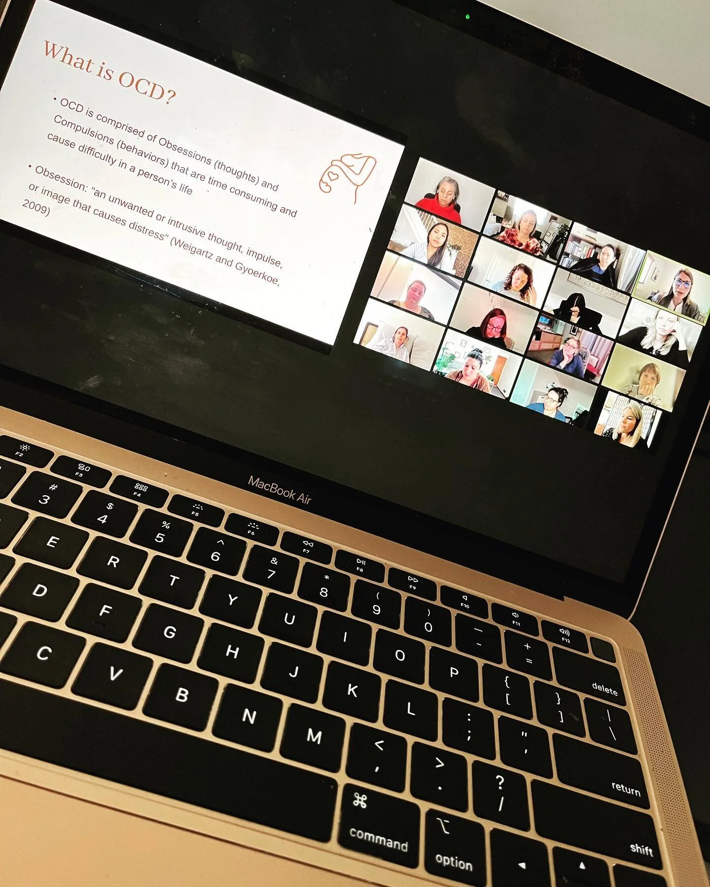 This week is full of continued learning in the perinatal period and it fills up my cup so much. Todays agenda 🧠📝 CBT &amp; ERP (Exposure Response Prevention) for Perinatal OCD with Ruthie Arbit, LICSW 🤓
#postpartumocd #maternalmentalhealth #newmot