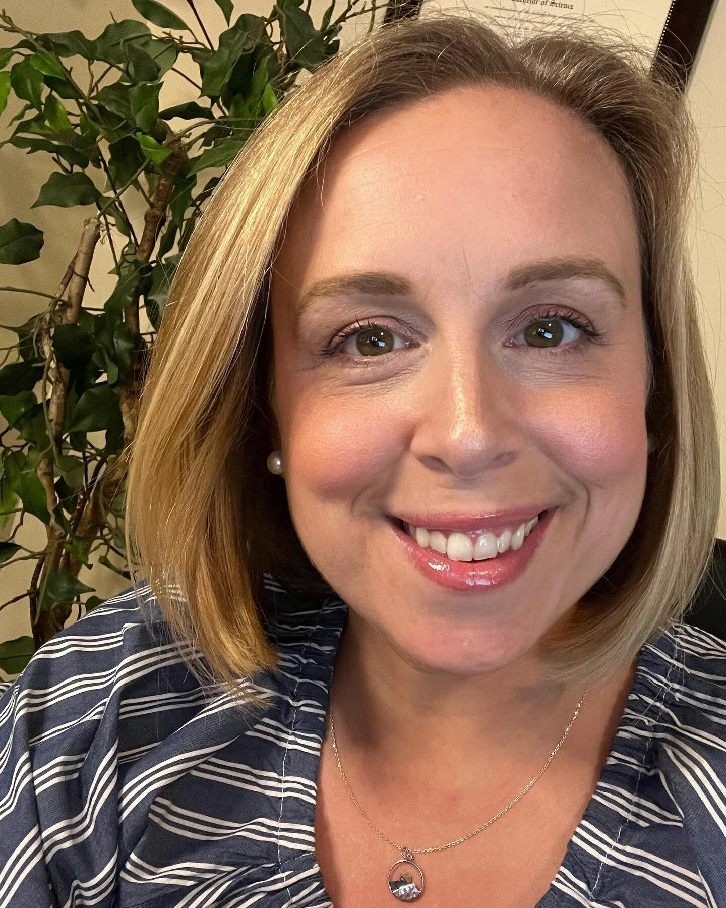 Still BUZZING over our Mom Guilt Workshop last night 🐝🤩 (Or is it the venti cold brew?! 🙃). Thank you to all the mamas who zoomed in &amp; took the time to recharge with me 🙇&zwj;♀️. If you missed it, not to worry - I will be hosting another soon