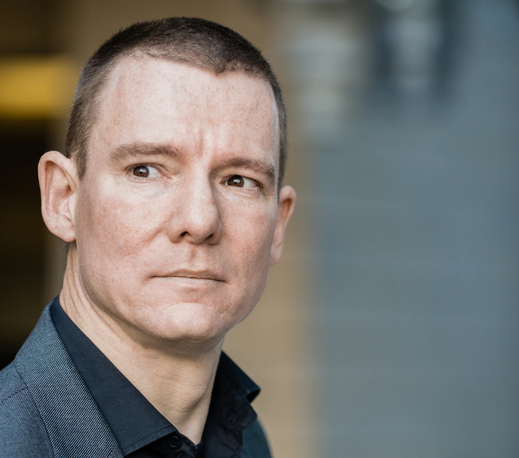 Headshot 2k wide.jpg