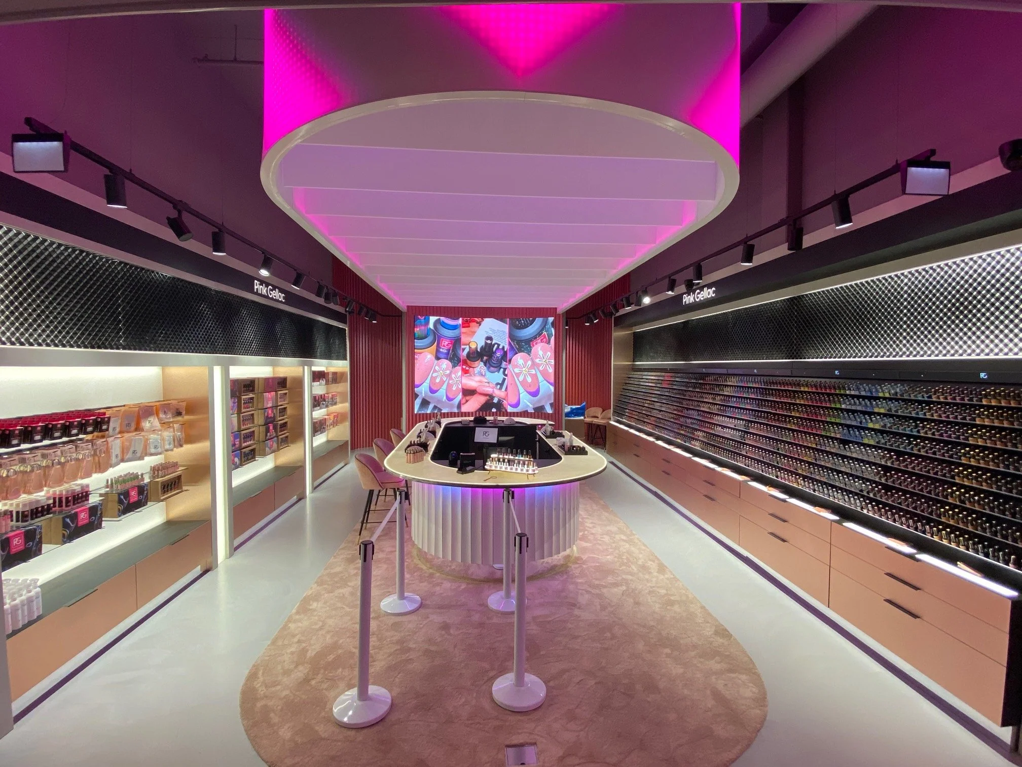 Flagship store Pink Gellac - Westfield Mall of the Netherlands Leidschendam4.jpg