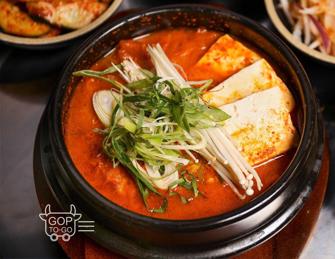 A staple of Korean comfort dish, irresistibly delicious Kimchi Jjigae (김치찌개). The deep flavor of its broth and flavorful kimchi, along with pork, go especially well with soju.🍶⠀
&mdash;⠀
👆For delivery and pickup, order on our website(link in the bi