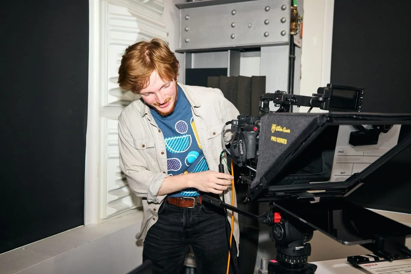 I love you guys I have no idea how next year could possibly top this

1. Buy some shirt | 📸@mikemielcarz 
2. 4 cameras and not a single camera operator in sight
3. The look you get when you claim to have 10 Rolls Royces on speed dial
4. ACs just for