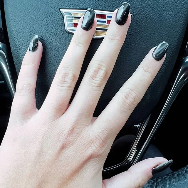 ICY... how do you shape your nails? I'm a coffin tip girl.
🖤&spades;️🦇⚰
These are cat eye polish! You learn something new every day. #coolglam #handmodel .
.
.
#nails #nailsofinstagram #coffinnails #coffintip #coffinshapenails #blacknails #gunmetal