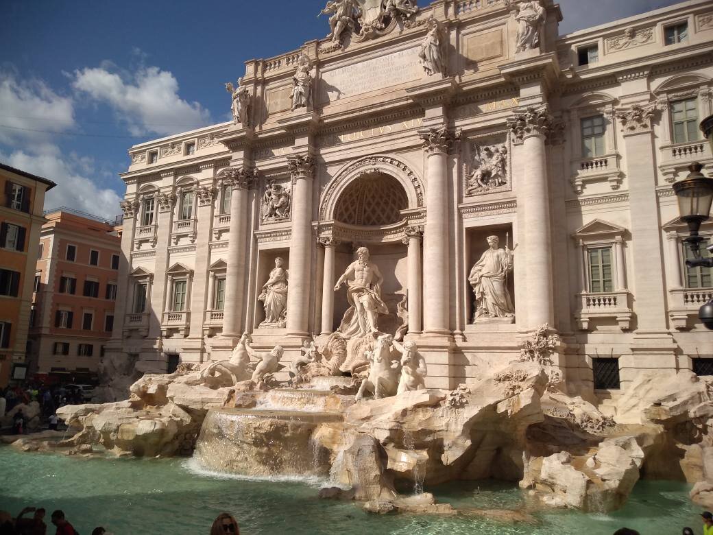 Trevi Fountain.jpg