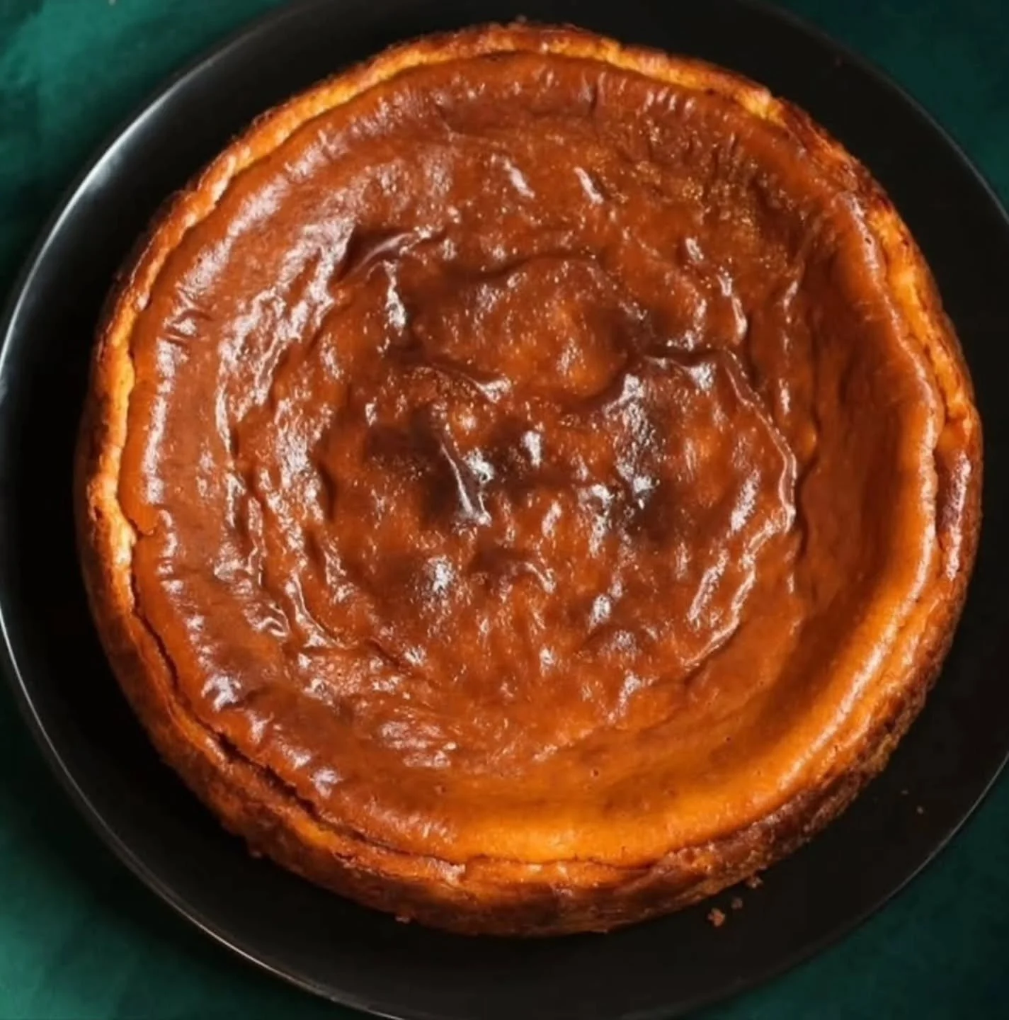 Time's running out! 24 hours left to pre-order your Thanksgiving treats for next Tuesday or Wednesday pick up. Make your holiday table shine! Rolls! Pie! Quiche! Pumpkin goodies!! Click the link in our bio to finalize your order!