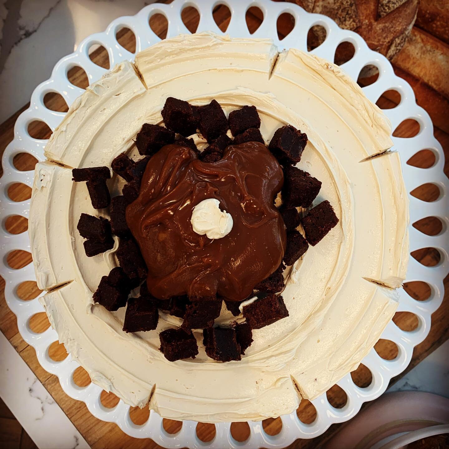 Brownies can be in cake layers too. 

#sainthenricakes #cakeshop #mtlcakes #montrealcakes #montrealdesserts #montrealsweets #montrealbakery #montrealfoodie #montrealfood #montreal #mtlcafe #mtlcoffeecrawl #mtlcoffee #browniecake #caramelcake #moka #m
