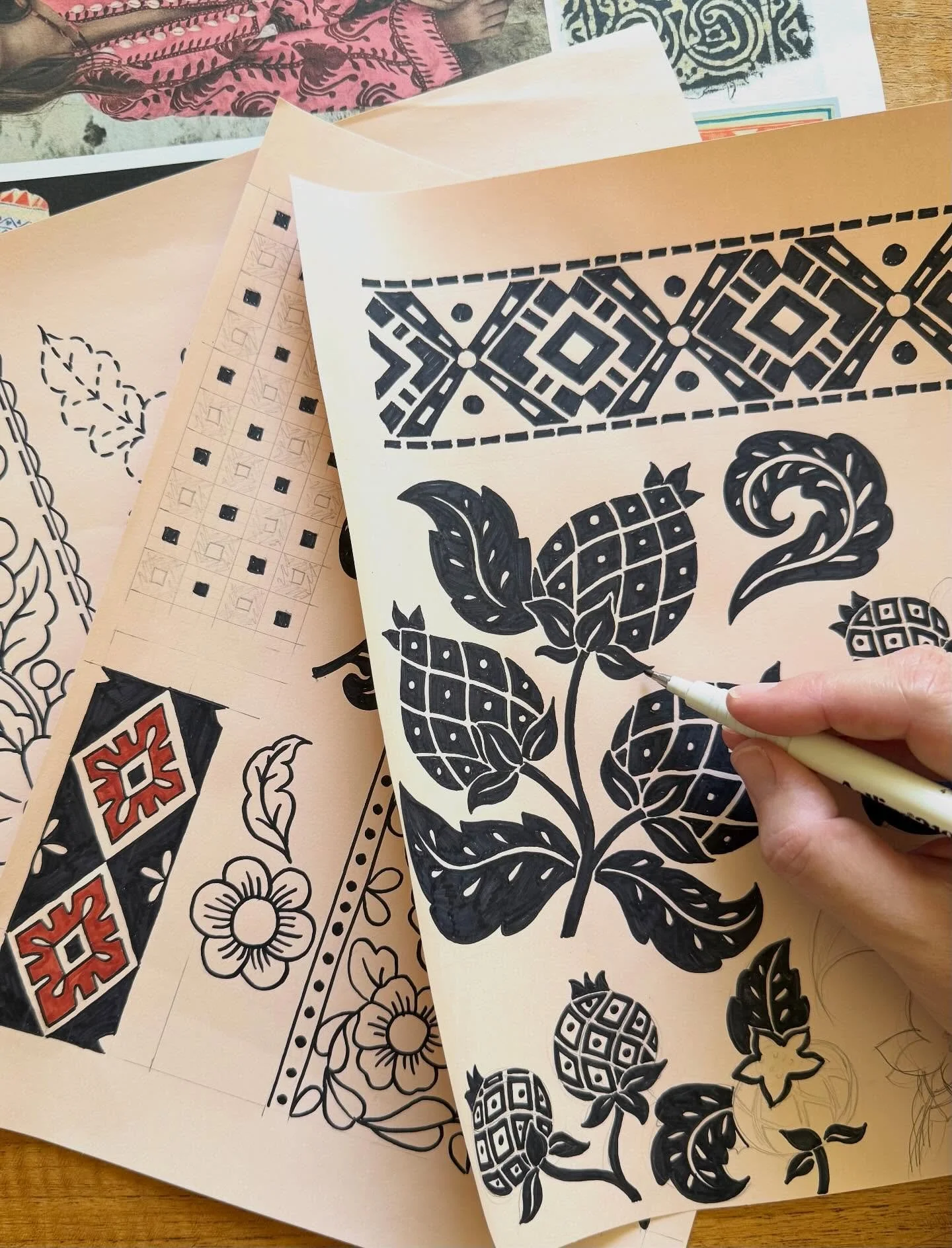 Some new decoratives in the works - these ones will be turned into lino blocks and hand printed! Looking forward to using more traditional techniques this year. 

#linoprint #textiledesign #traditionaltechnique #blockprintedtextiles #printdesign #dec