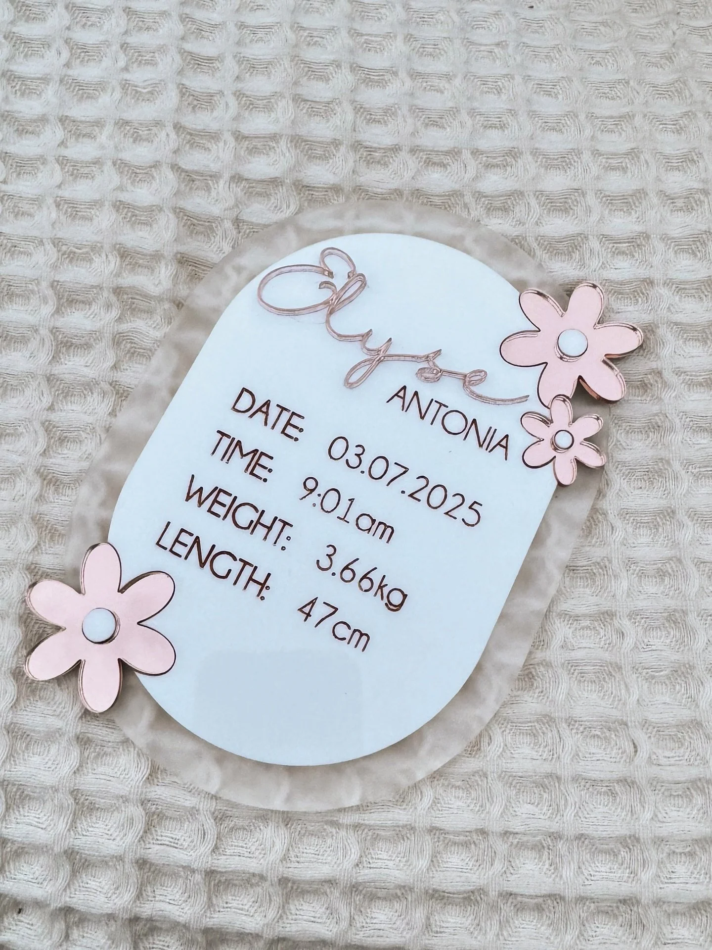 Tiny details, big love 🍼