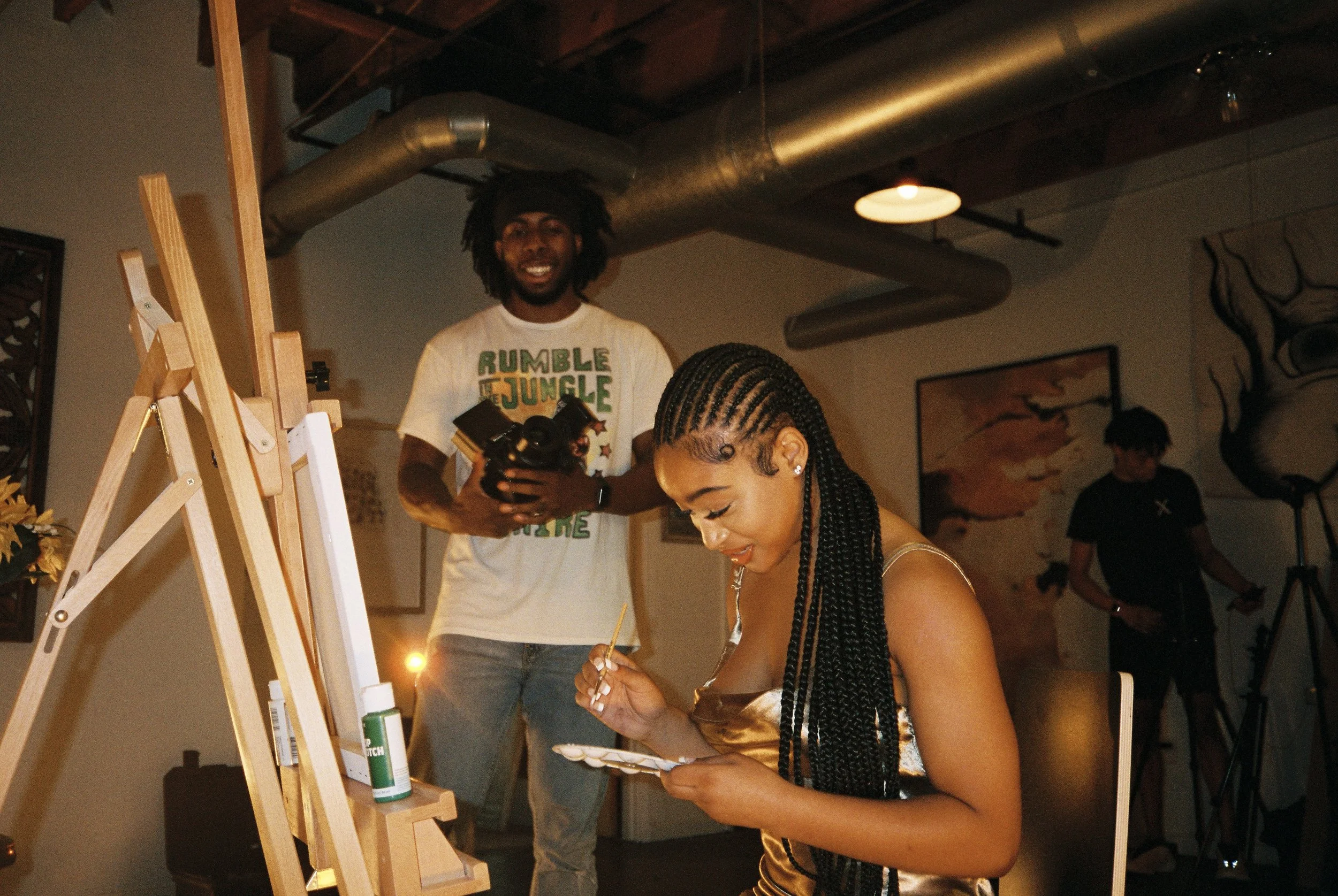 Take a behind the scenes look at me using my Mamiya RZ67, Fujifilm X-Pro 3 &amp; Yashica T4