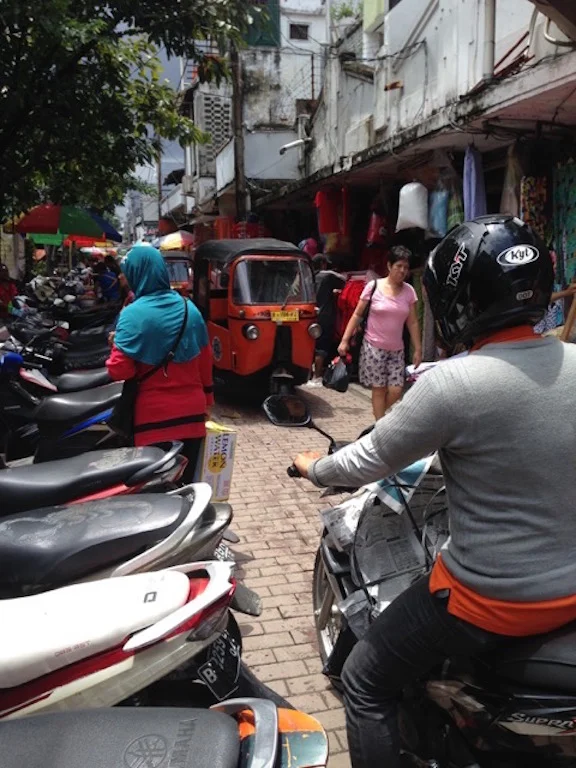 bajaj-in-pasar.jpeg