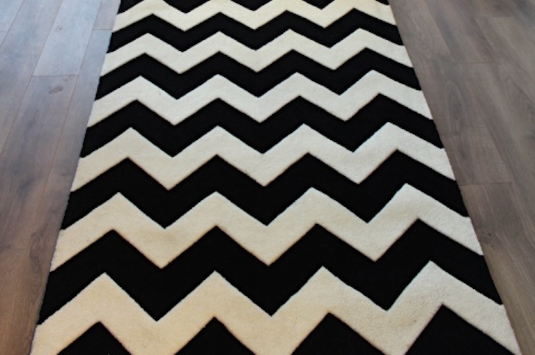 How To Shake Up Your Look With Rugs, Black White Chevron Rug