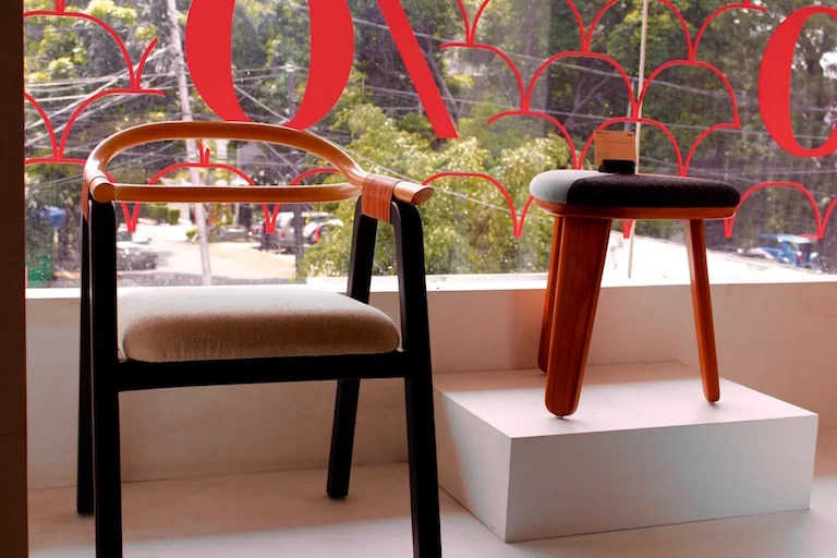 A visit to the Alvin T shop is a must to fully appreciate the excellent high grade hand crafted furniture.