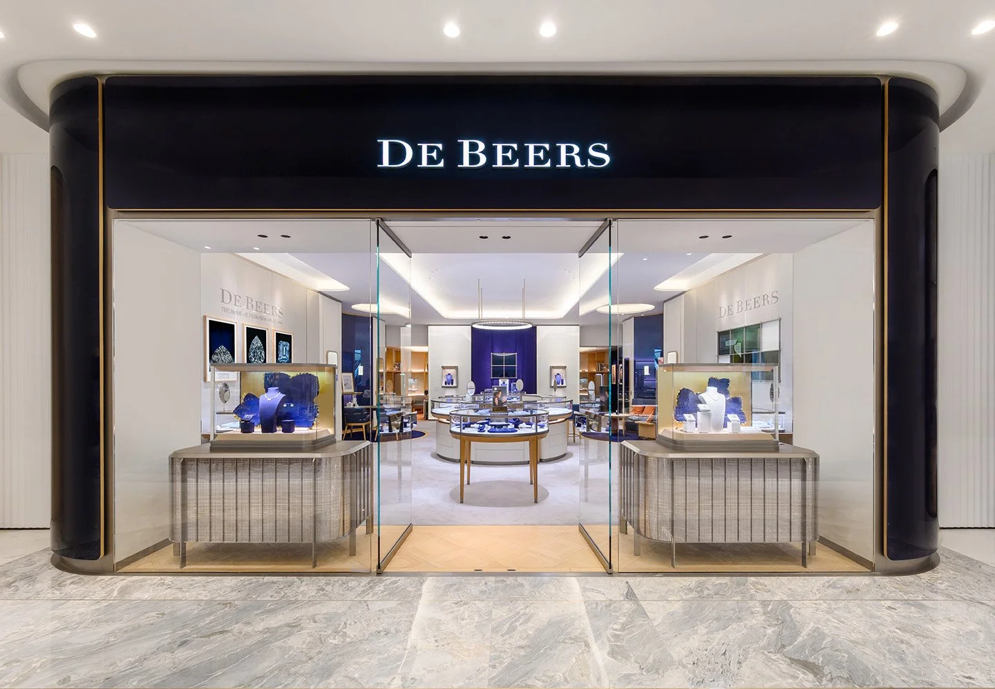 戴比尔斯珠宝 DE BEERS JEWELLERS 成都SKP精品店璀璨揭幕 — Amazedaily
