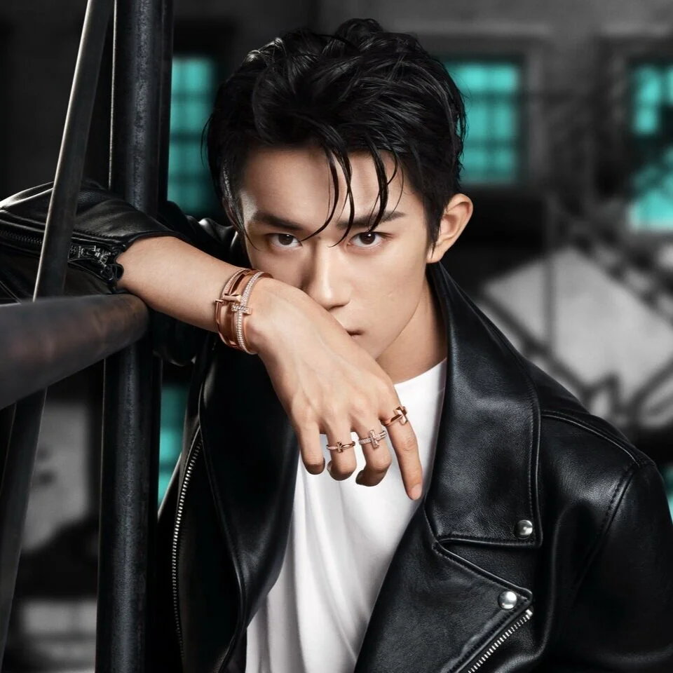 蒂芙尼携手最新“蒂芙尼T代言人”易烊千玺共同开创全新蒂芙尼T世代