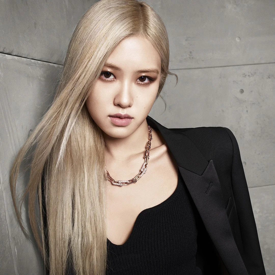 蒂芙尼携手全球品牌代言人ROSÉ 朴彩英，演绎HardWear系列2022全新广告大片