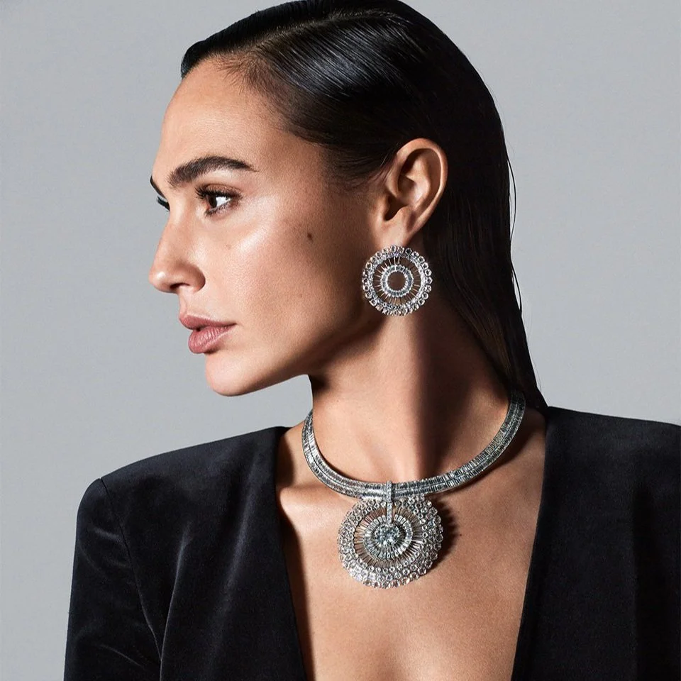 蒂芙尼携手盖尔·加朵（Gal Gadot）魅力演绎2022 Blue Book高级珠宝系列BOTANICA 广告大片