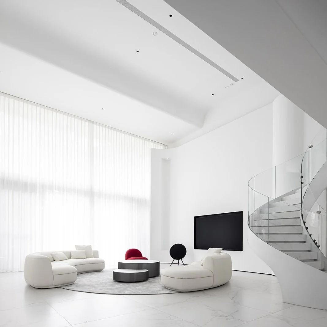 新锐设计师孙月贵新作《CHASE白房子》正式亮相：城市深林中建了一座“白色岛屿”